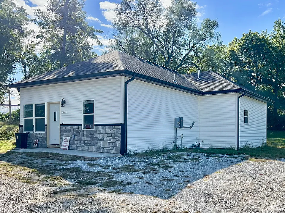 6083 N Wagon Trail Rd
