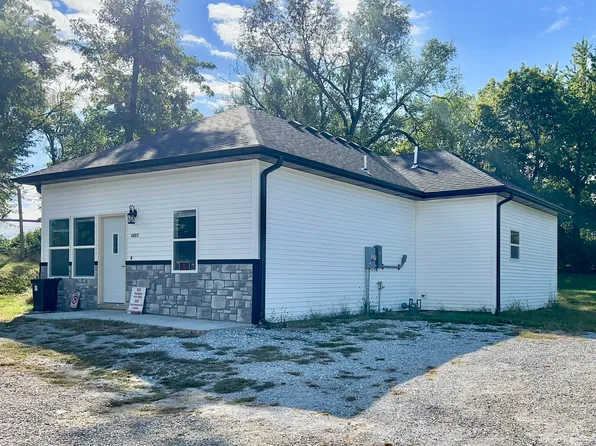 6083 N Wagon Trail Rd, Columbia, MO 65202