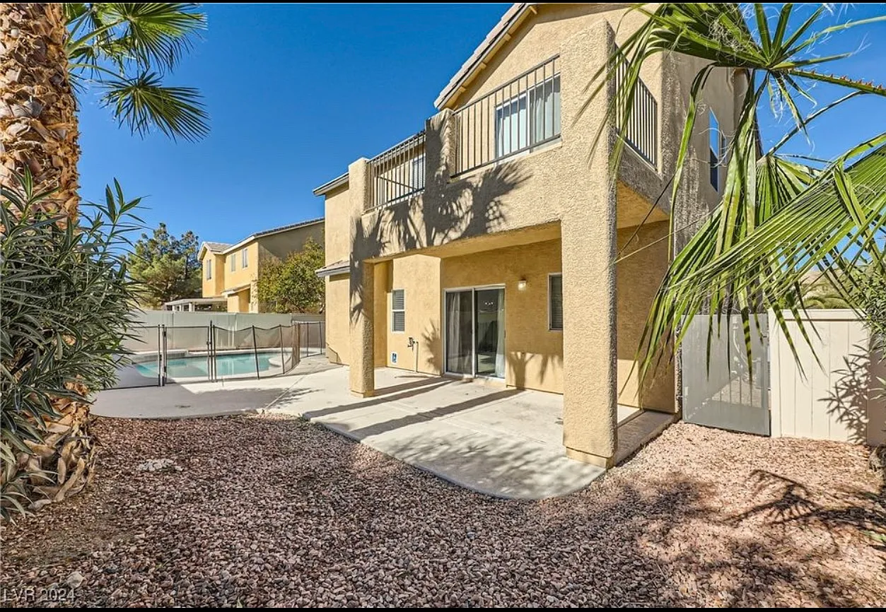 4225 Capri Canyon Ct — Photo 3