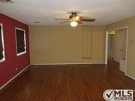 5th image of 208 Saint Lukes Dr