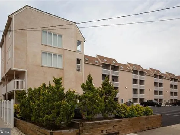 323 44th St S APT 10, Brigantine, NJ 08203