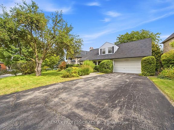 2nd image of 15 Hartfield Ct