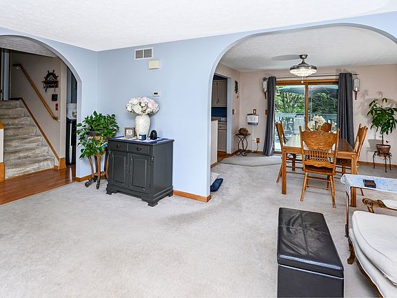 5th image of 4145 Ridge Rd