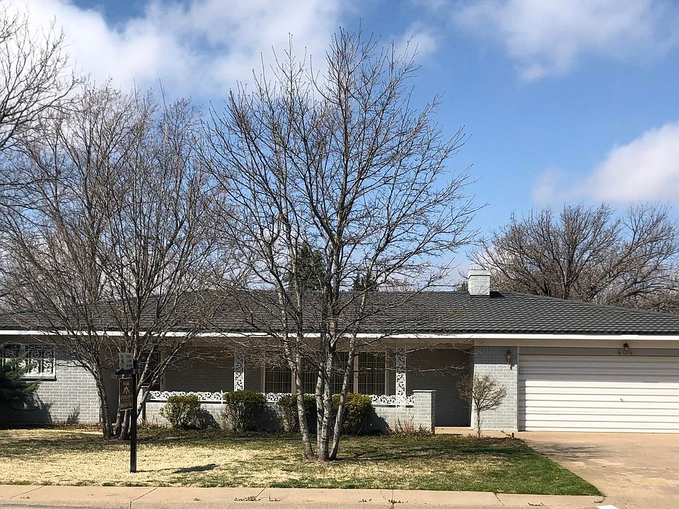 1st image of 404 Bennett Dr