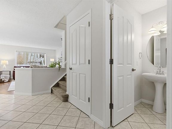 4th image of 3611 N Douglas Ridge Blvd SE