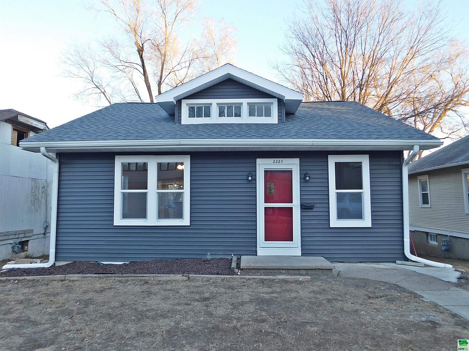 1st image of 2220 Jones St