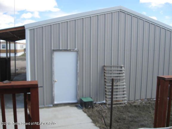 3rd image of 510 Budd Ave
