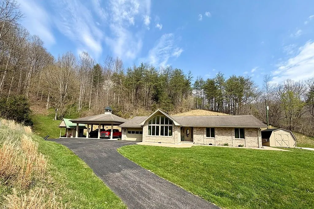2259 State Route 201 photo 1