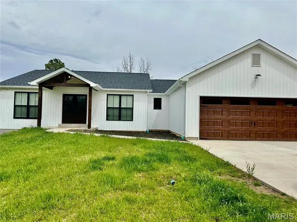 107 Poplar St, De Soto, MO 63020