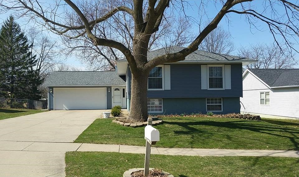 2nd image of 1380 38th Street Pl