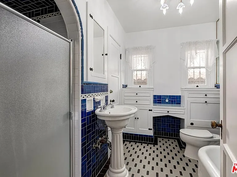 1511 Pandora Ave — Photo 24