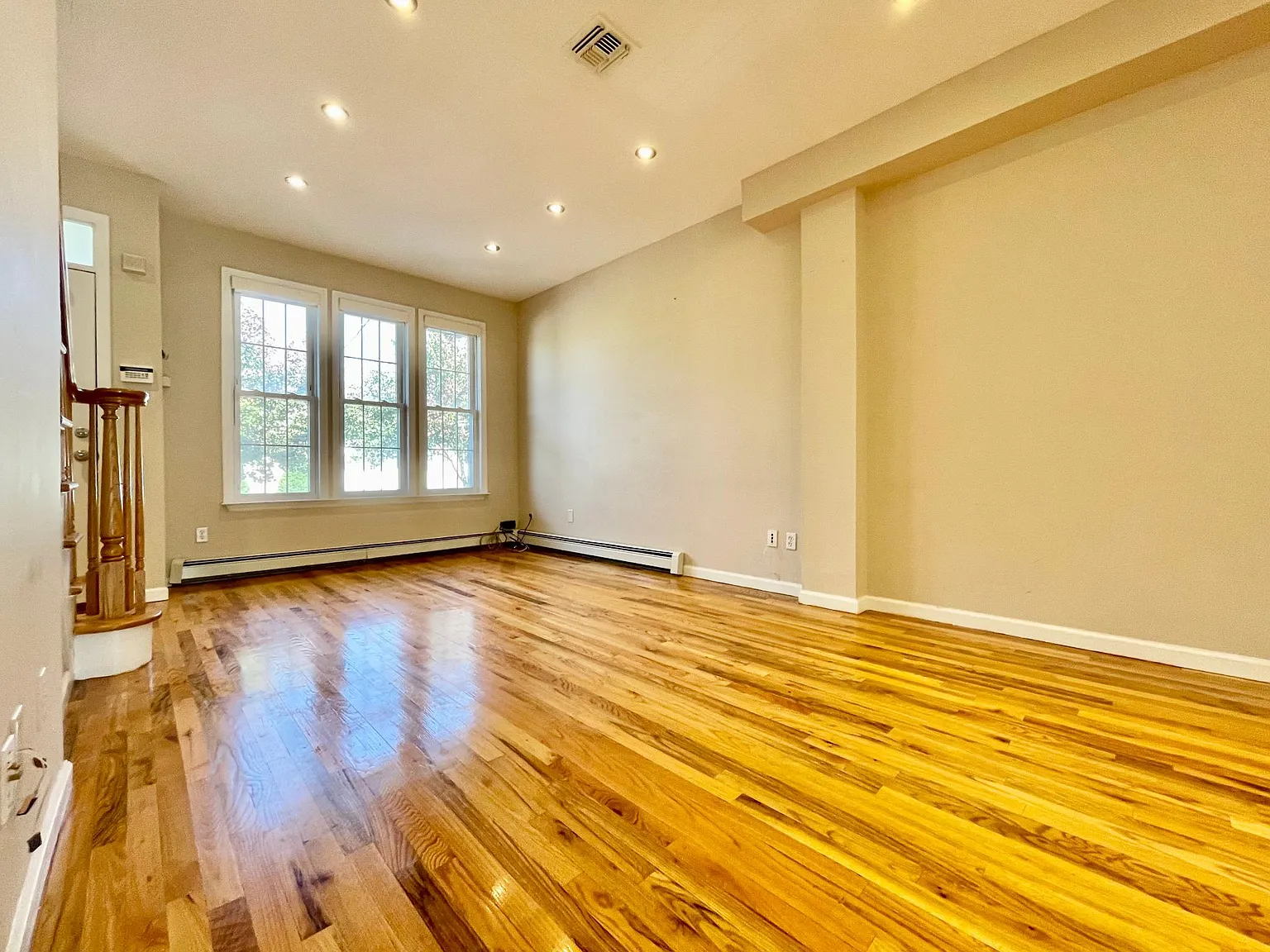 3 bed, 1260 sqft, $2,800 — Photo 4