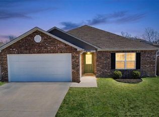 6709 SW Whitmarsh Rd, Bentonville, AR 72713