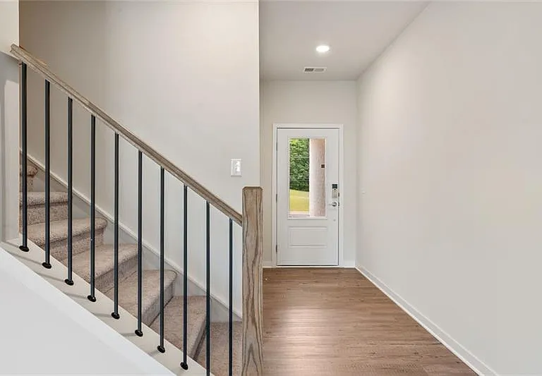 1303 Farmers Loop #R — Photo 12