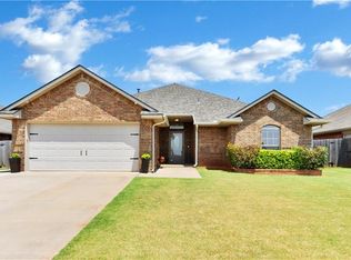 1713 NE 34th St, Moore, OK 73160