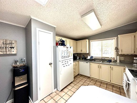 5th image of 4611 Arlington Park Dr