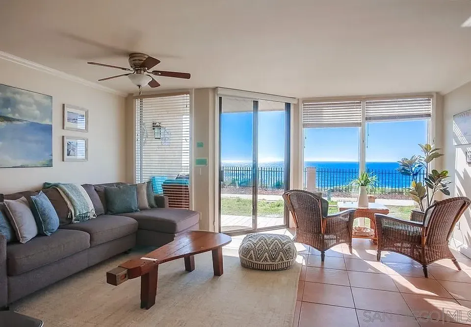 190 Del Mar Shores Ter #11