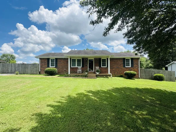 638 Chitwood Dr, Lafayette, TN 37083