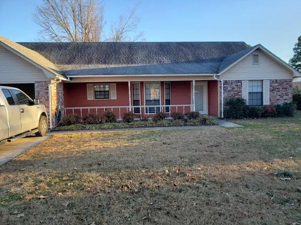 3 Westpoint St, Wake Village, TX 75501