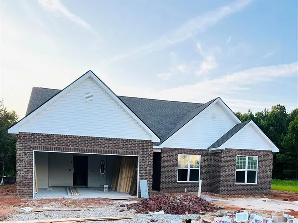 970 Park Place St, Social Circle, GA 30025