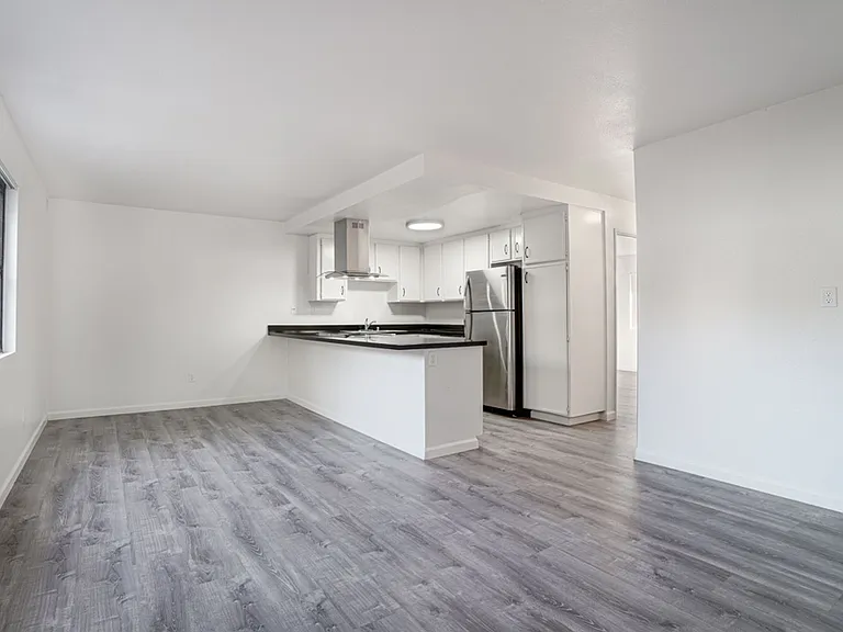 38th North Apartments — Photo 2