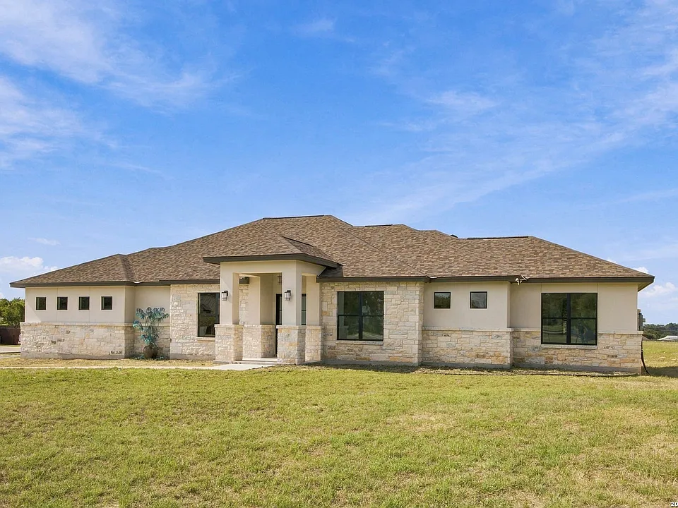 108 Abrego Trail Dr