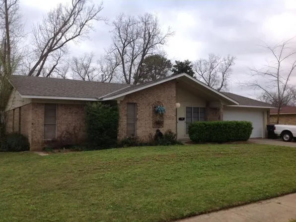 1300 Parkway Cir, Bossier City, LA 71112