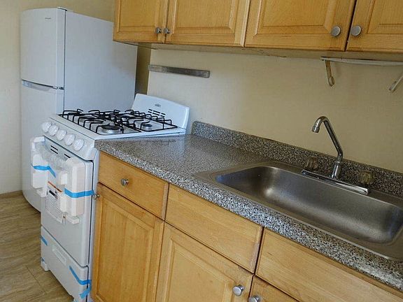 2nd image of 214 Freeman St APT 3L