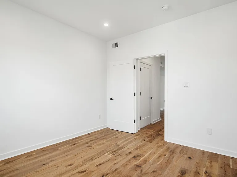 1246 N Front St #3 — Photo 13