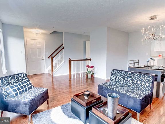 4th image of 12824 Carousel Ct