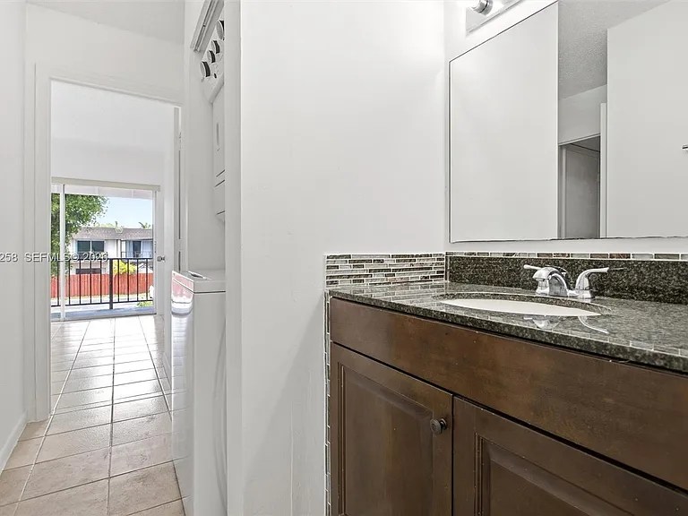 810 SW 129th Pl #209 — Photo 20