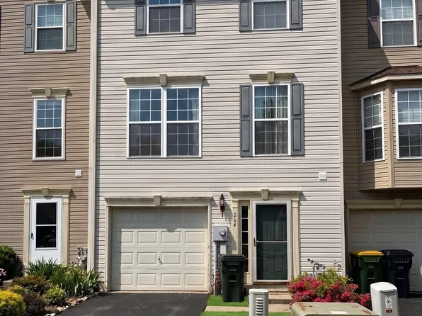 264 Country Ridge Dr, Red Lion, PA 17356