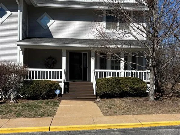 401 Reavis Pl, Saint Louis, MO 63119