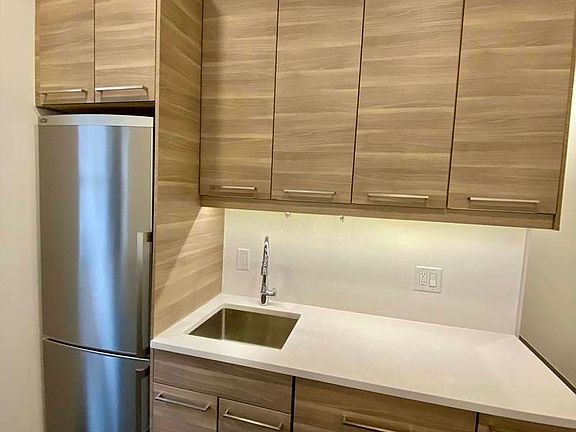 2nd image of 1498 3rd Ave #1W