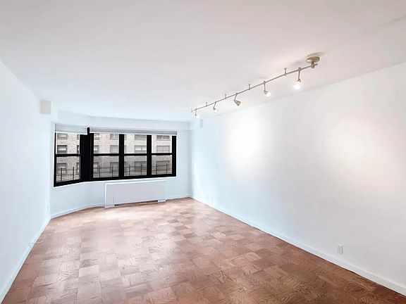 4th image of 220 E 57th St APT 8D