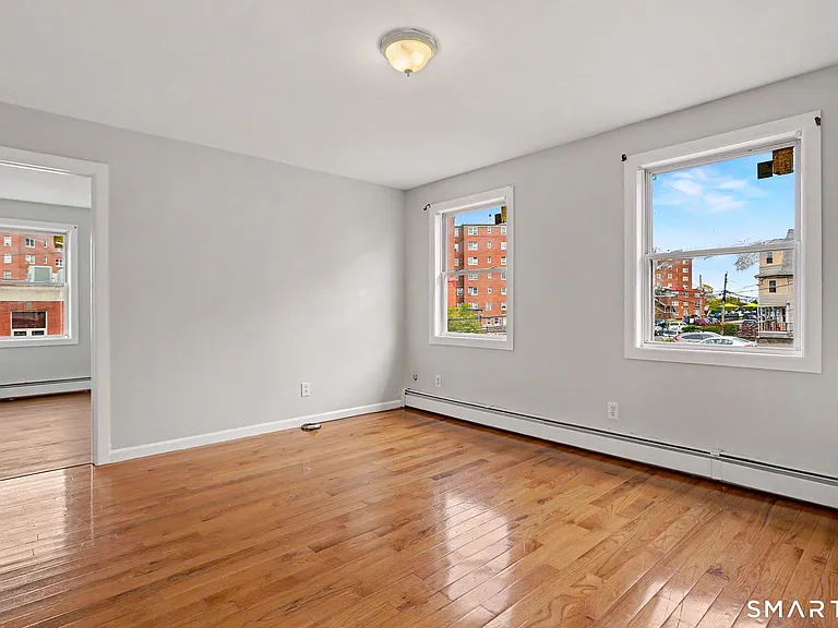 143 Highland Ave — Photo 4