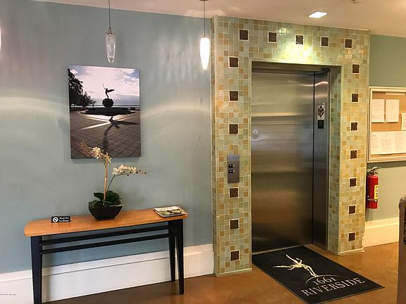 5th image of 1661 Riverside Ave #316