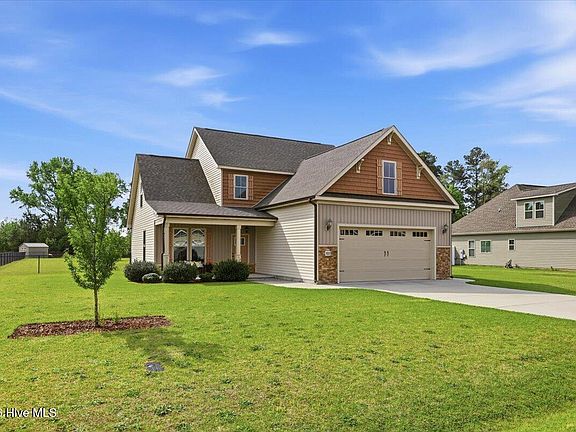 3rd image of 102 Weeping Willow Drive