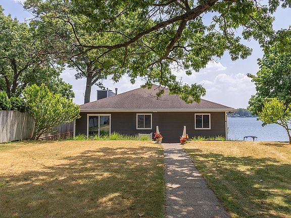 5th image of 10133 Woodlawn Dr