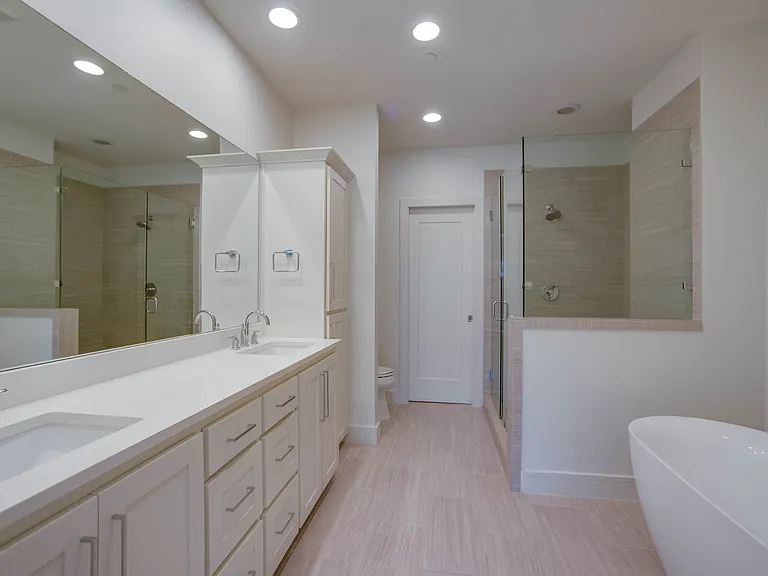 2127 Clark St #104 — Photo 5