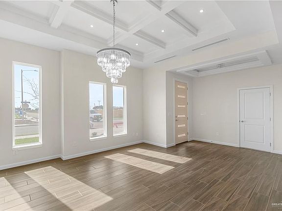 3rd image of 3111 La Cienega