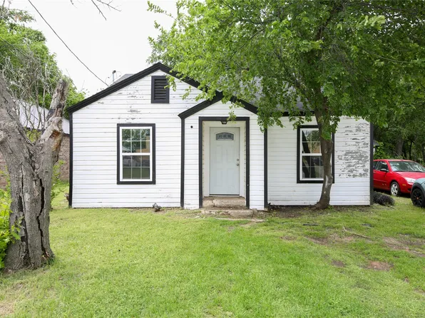 1011 Clay St, Nocona, TX 76255