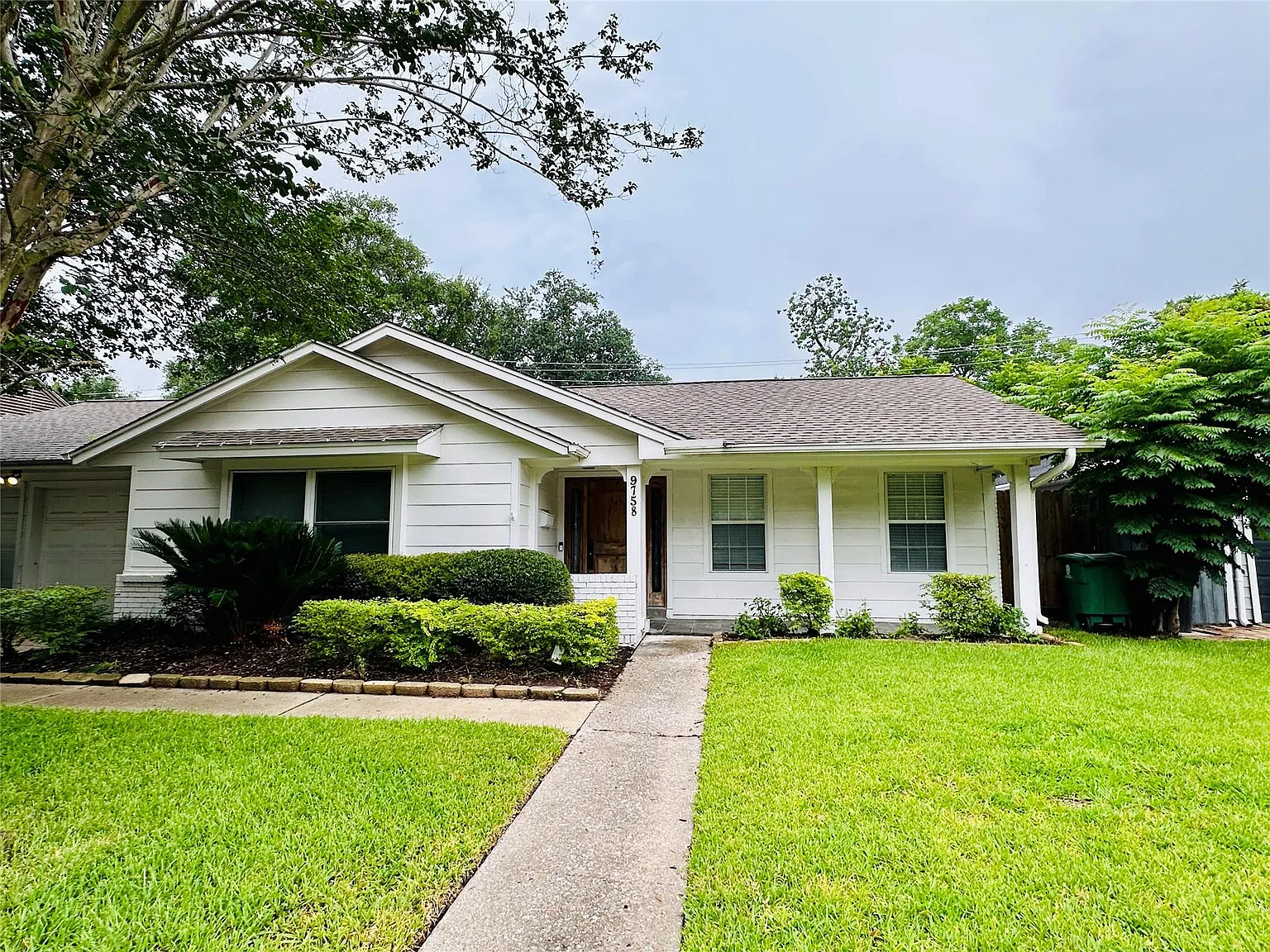 3 bed, 2.0 bath, 1468 sqft, $2,850 — Photo 1