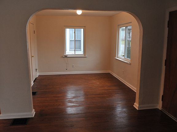 2nd image of 1505 Watervliet Ave