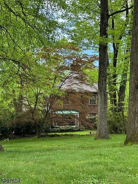 4 bed, 2.5 bath, 2069 sqft, $7,000 — Photo 1