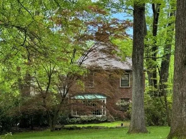 22 Hillside Way, Short Hills, NJ 07078