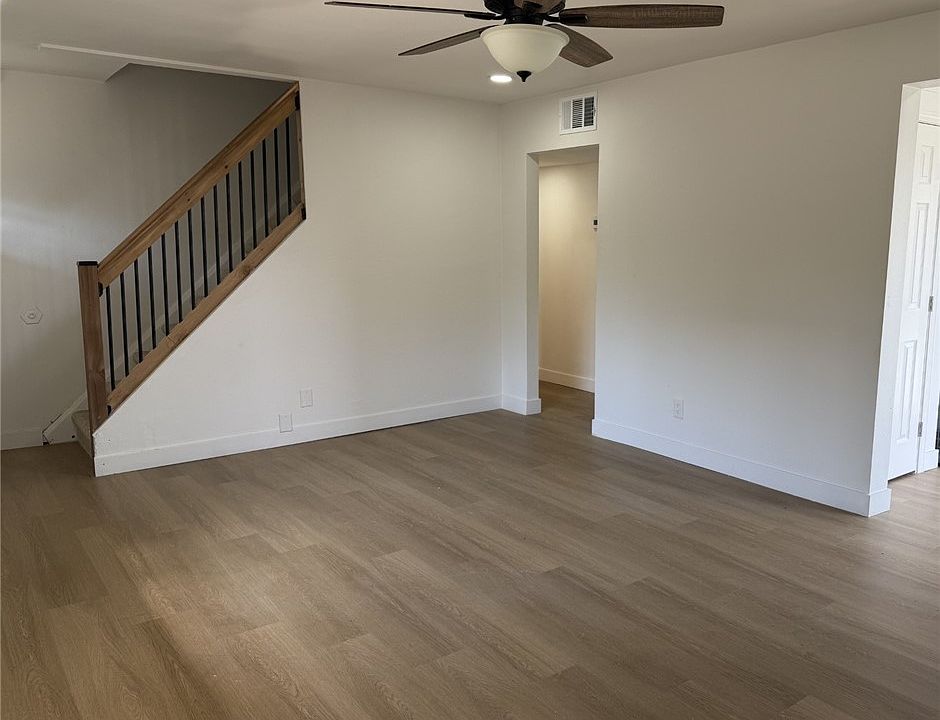 1st image of 1 Carson Ct