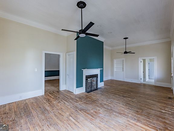 3rd image of 321 W Main St