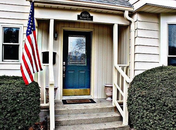 2nd image of 1614 Winthrop Ln