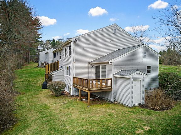 2nd image of 5 Fieldstone Estate